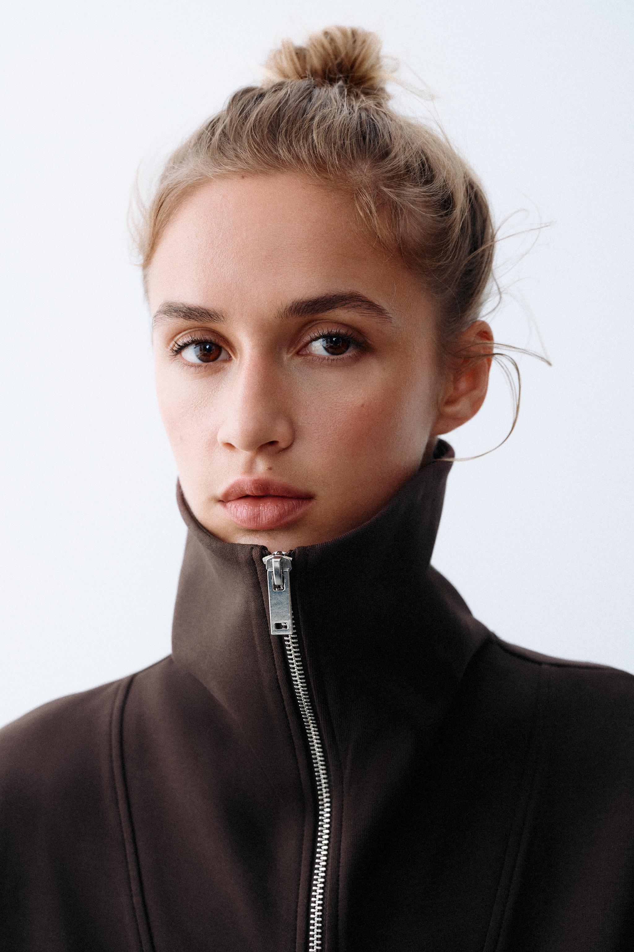INTERLOCK ZIP-UP SWEATSHIRT